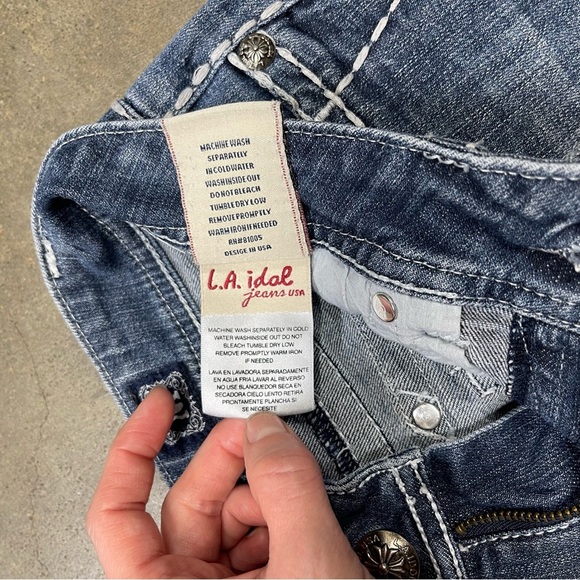 L.A. Idol Embroidered Distressed Bling CutOff Denim Jean Shorts MissMe Style Y2K - Picture 8 of 9